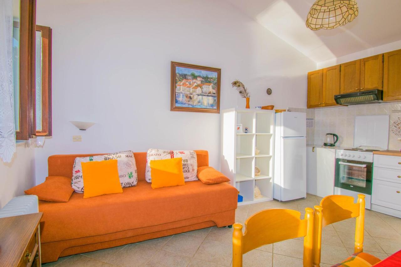 Holiday House Punta Blue & Orange 5M From The Sea, Island Cres Punta Kriza Exterior photo