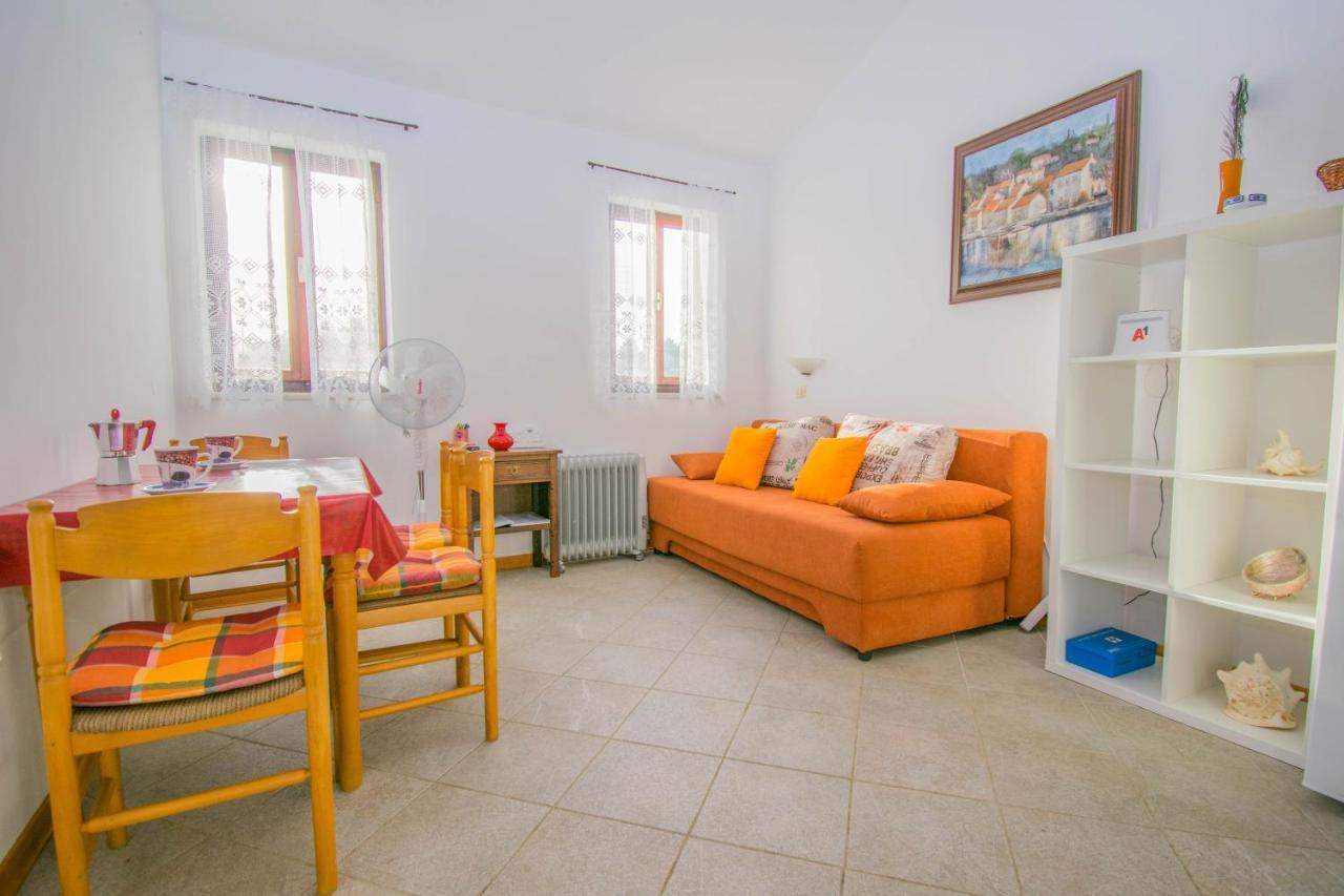 Holiday House Punta Blue & Orange 5M From The Sea, Island Cres Punta Kriza Exterior photo