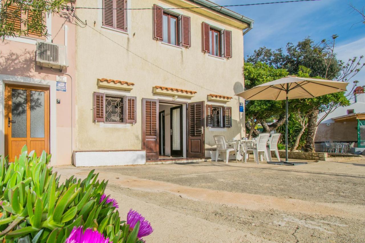 Holiday House Punta Blue & Orange 5M From The Sea, Island Cres Punta Kriza Exterior photo