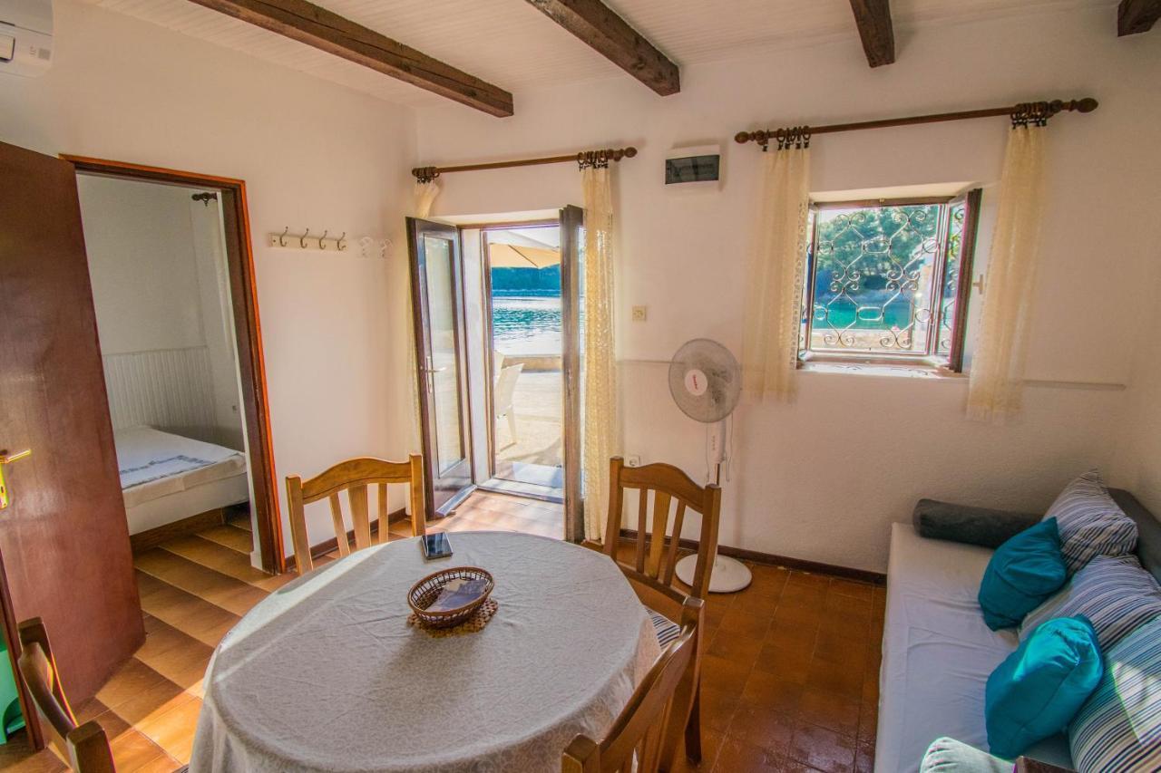 Holiday House Punta Blue & Orange 5M From The Sea, Island Cres Punta Kriza Exterior photo